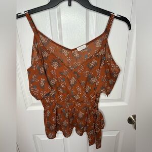 Sienna Sky Womens Terracotta Floral Cold Shoulder Top Size Small Dainty Prairie